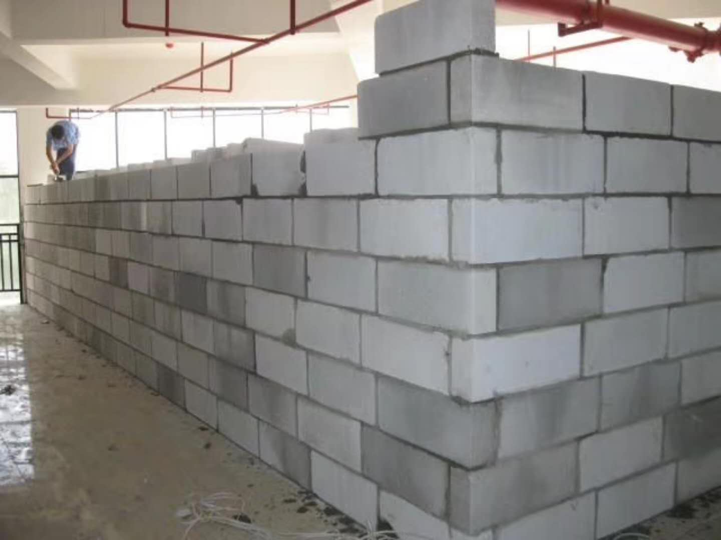 哈尔滨蒸压加气混凝土砌块承重墙静力和抗震性能的研究